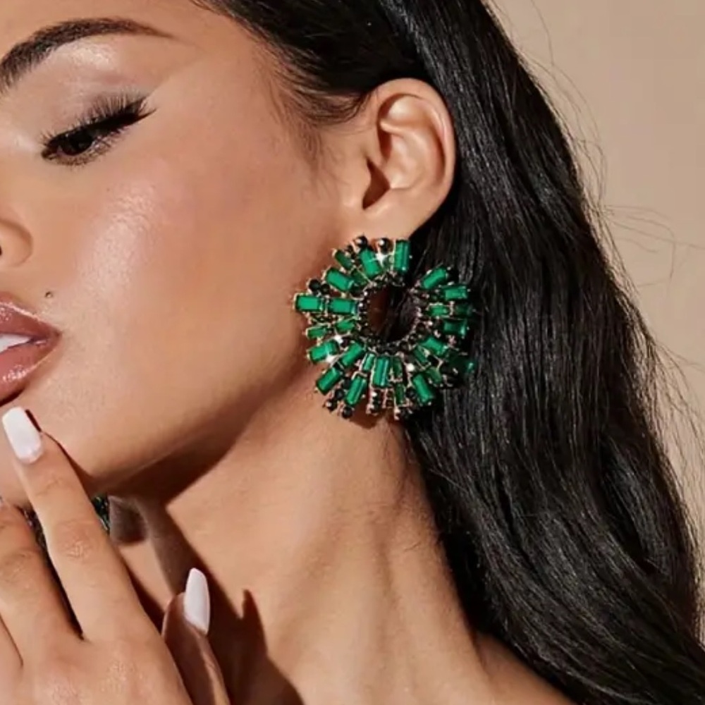 Elegant Green Cluster Earrings